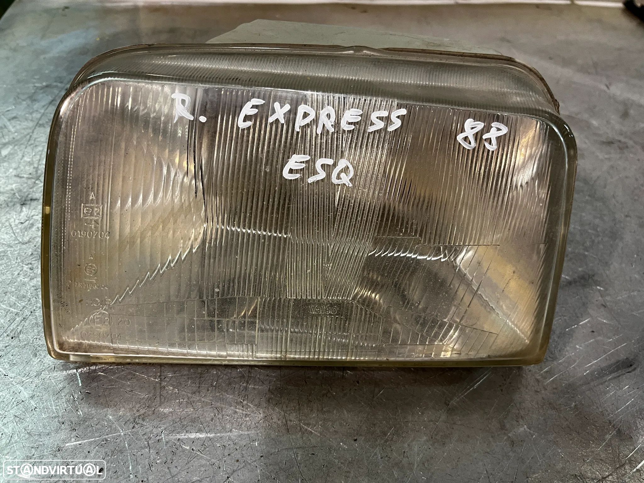 ÓTICA / FAROL RENAULT EXPRESS FASE I - ESQUERDO / DIREITO - 1