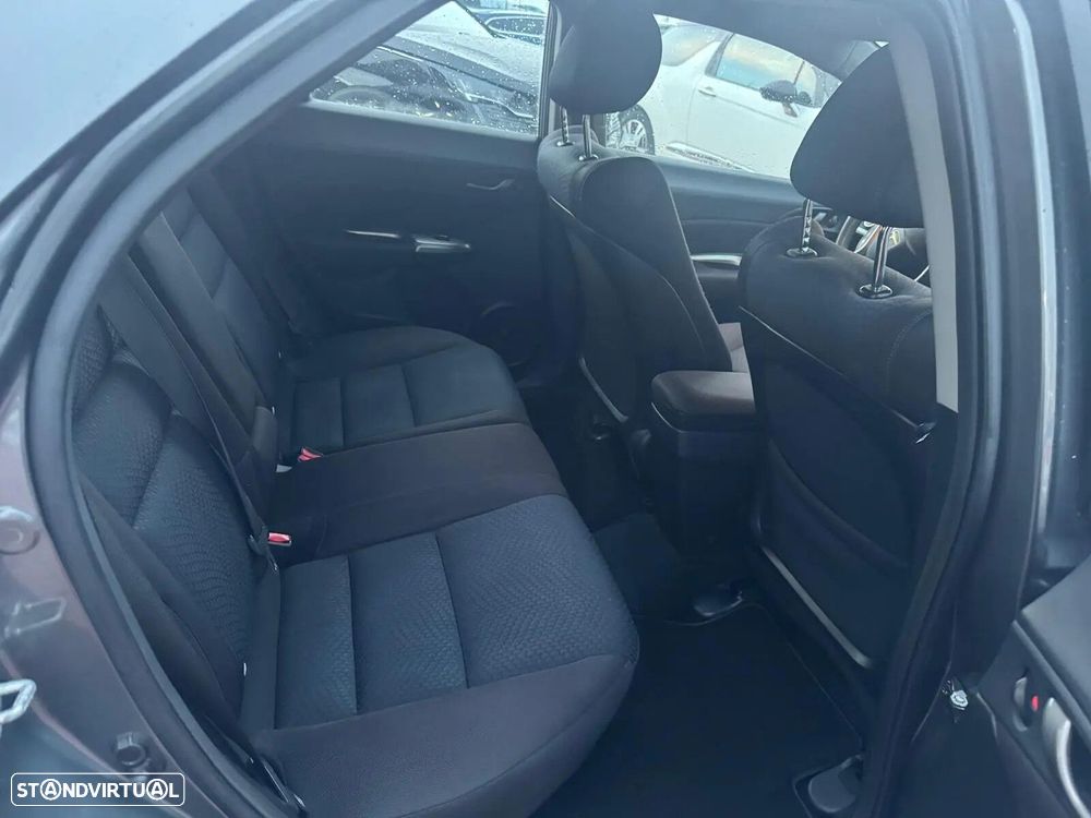 Honda Civic 1.4 i-VTEC Sport - 14