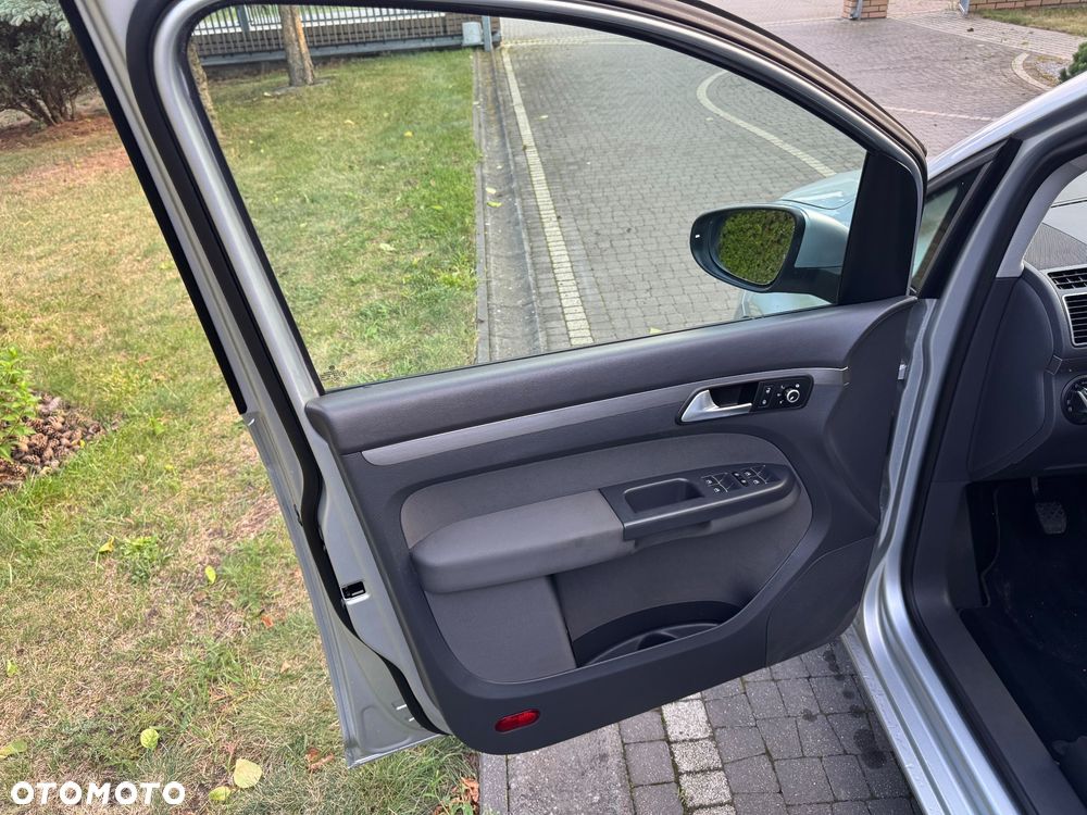 Volkswagen Touran 1.6 TDI DPF Trendline - 16