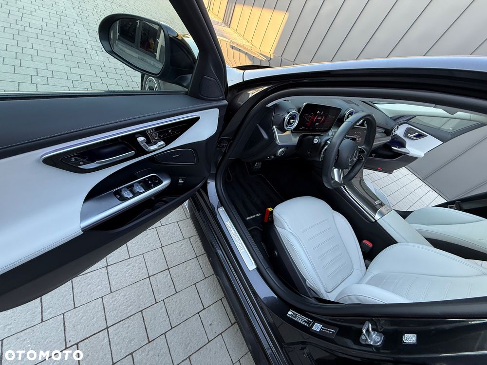 Mercedes-Benz Klasa C 300 mHEV 4-Matic AMG - 36