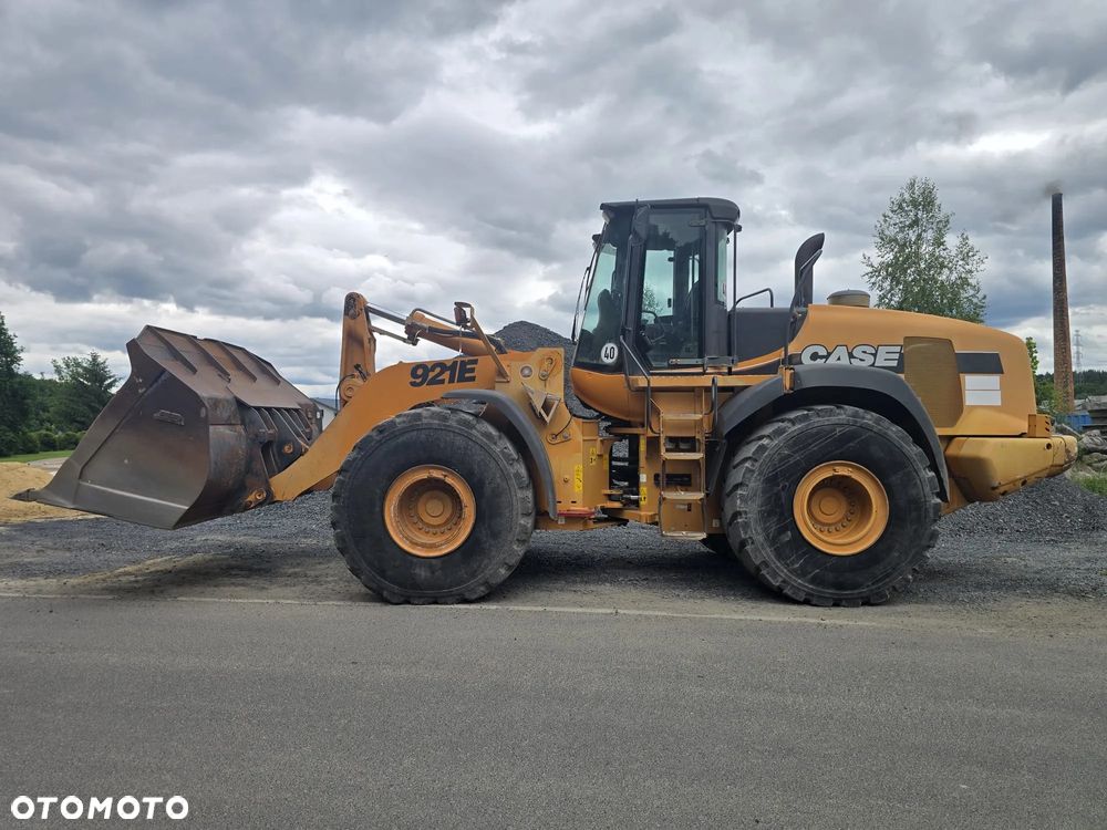 Case 921E - 1