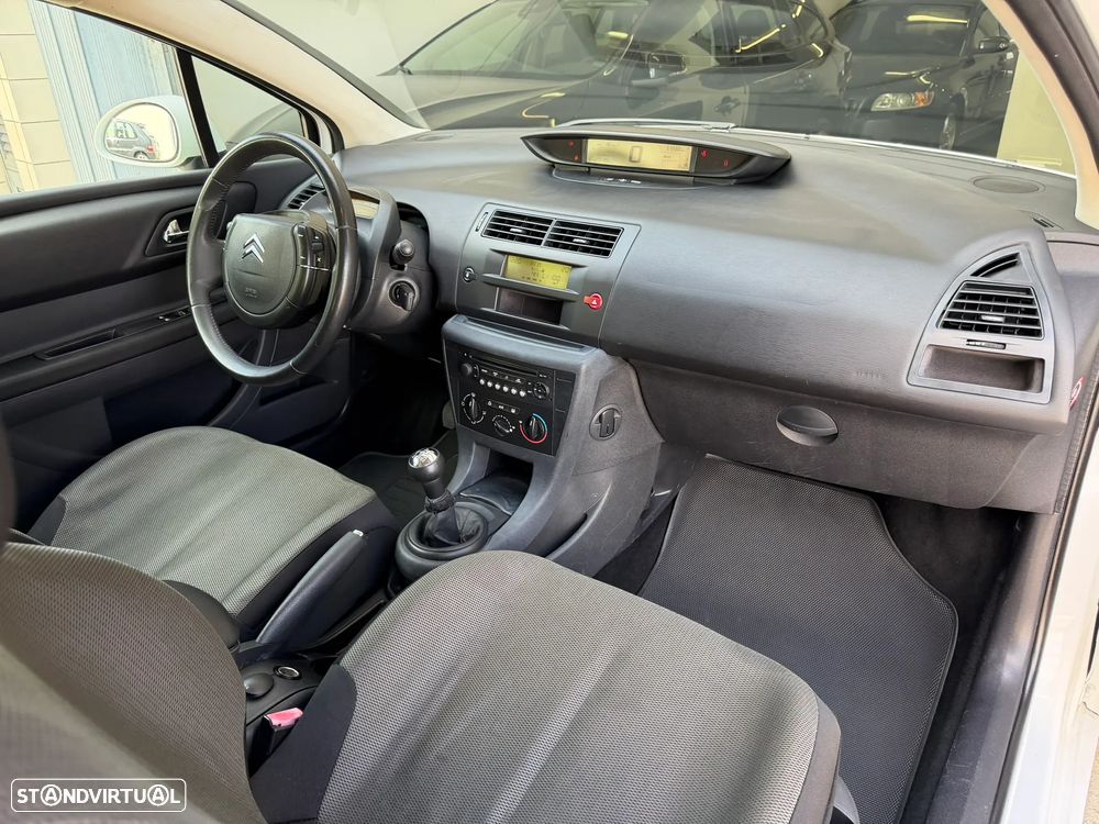 Citroën C4 1.6 HDi VTR - 9