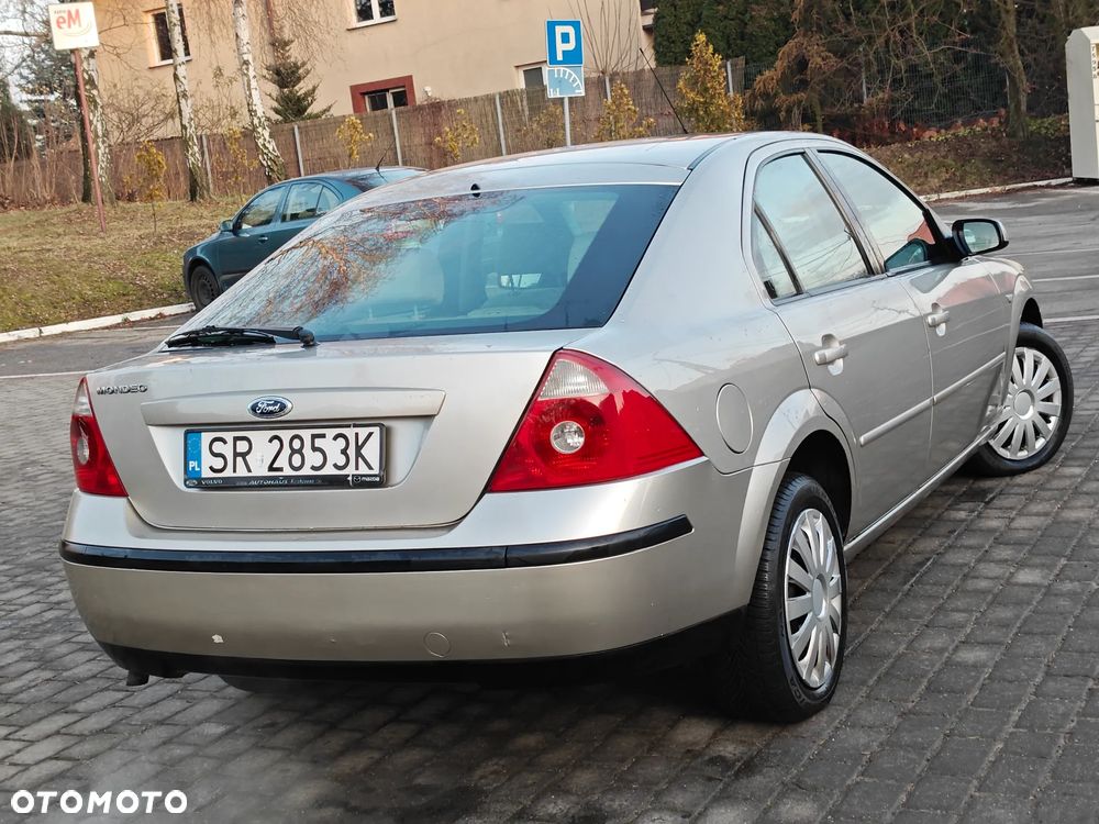 Ford Mondeo 2.0 Ambiente - 4