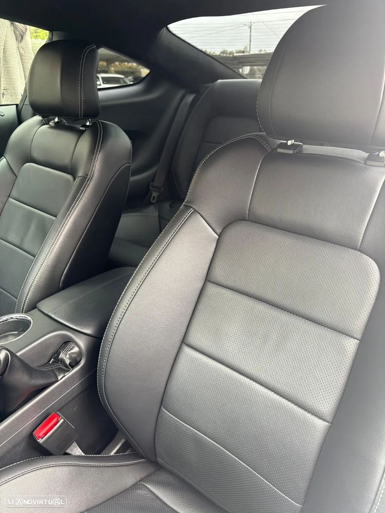 Ford Mustang 2.3i EcoBoost - 12