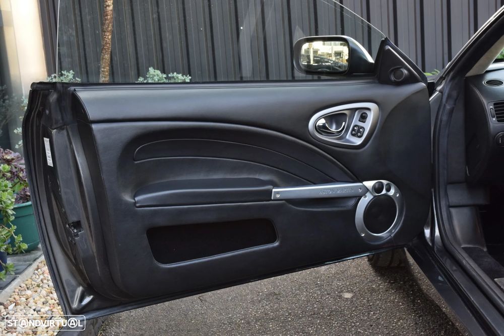 Aston Martin Vanquish - 30