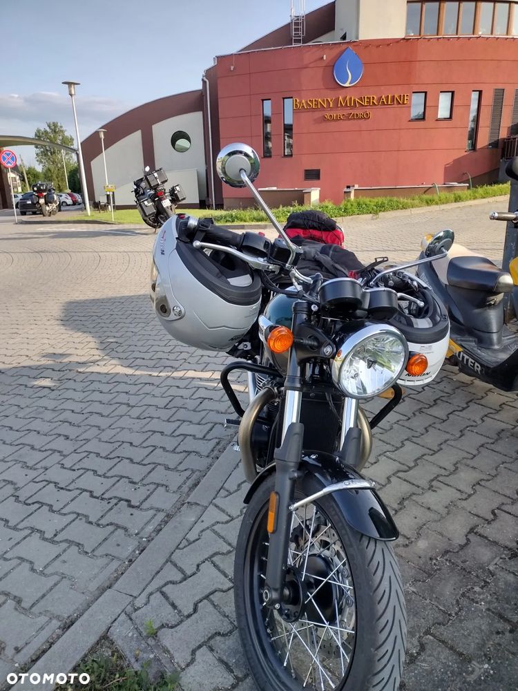 Triumph Bonneville - 14