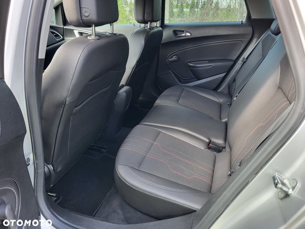 Opel Astra 1.7 CDTI DPF Active - 7