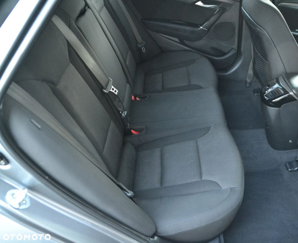 Hyundai i40 Kombi blue 1.6 Space - 36