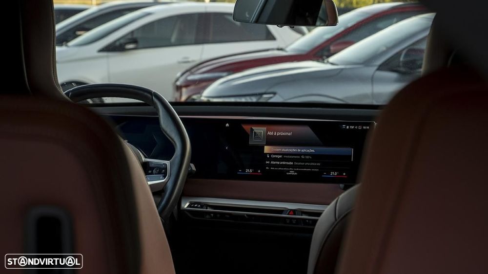 BMW iX xDrive 40 Pack Desportivo - 32