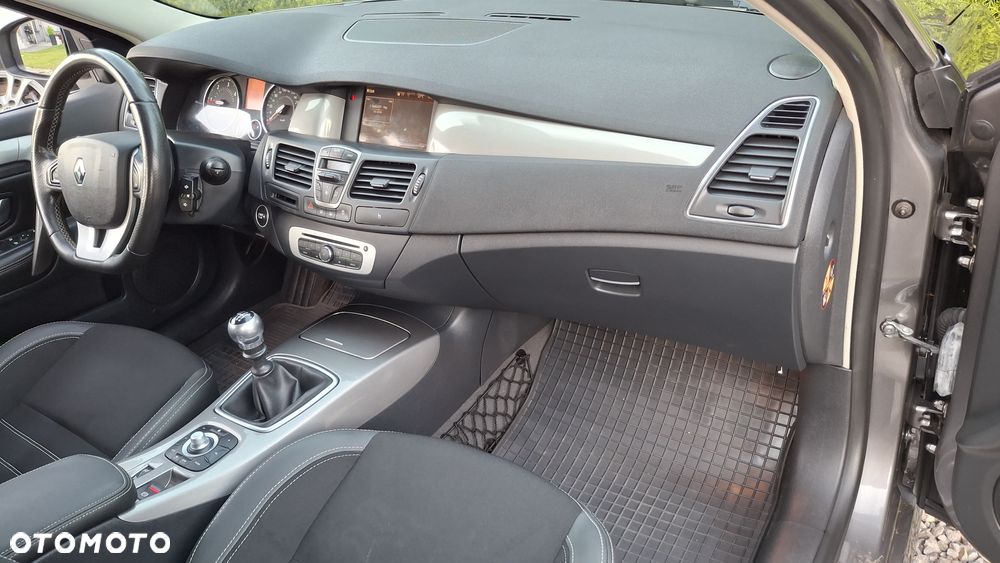 Renault Laguna dCi 150 FAP Start-Stop Bose Edition - 14