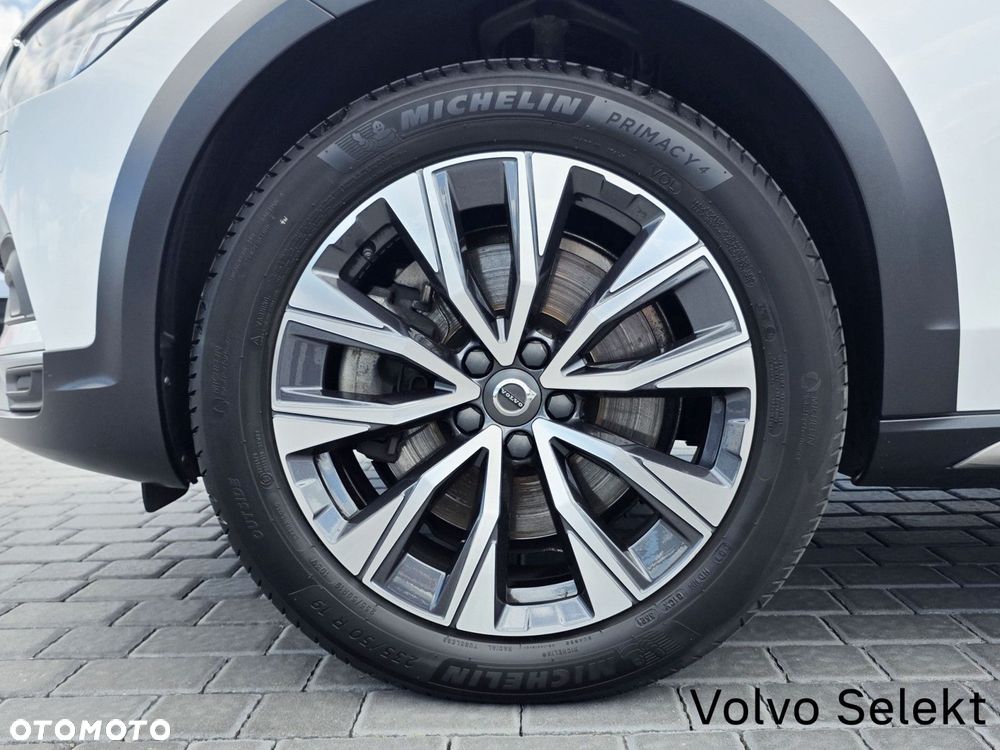 Volvo V90 Cross Country - 39