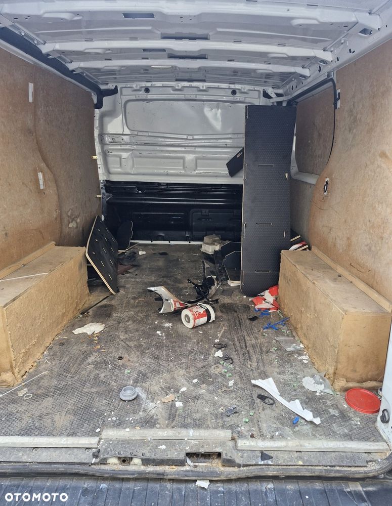 Renault TRAFIC - 33