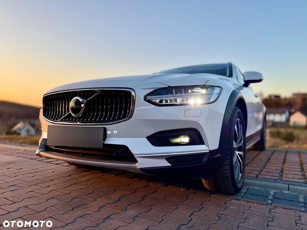 Volvo V90 Cross Country - 22