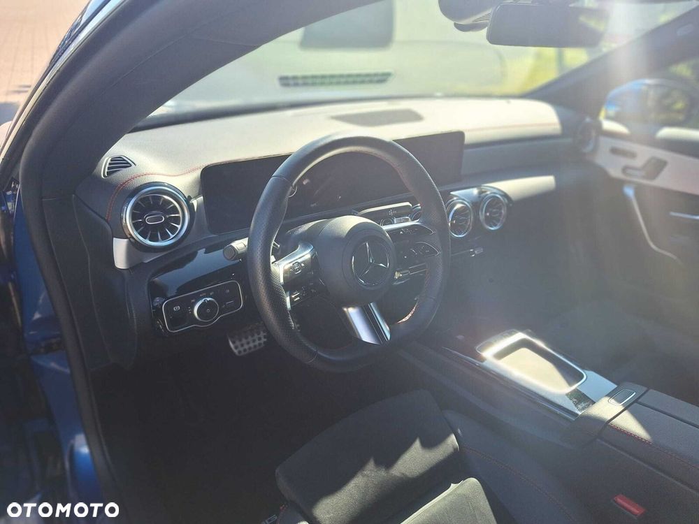 Mercedes-Benz CLA 200 AMG Line 7G-DCT - 14