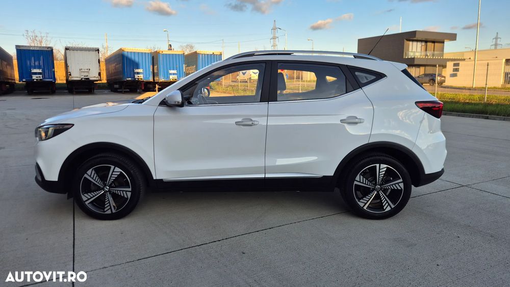 MG ZS EV Luxury - 10