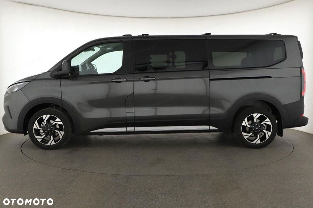 Ford Tourneo Custom - 4