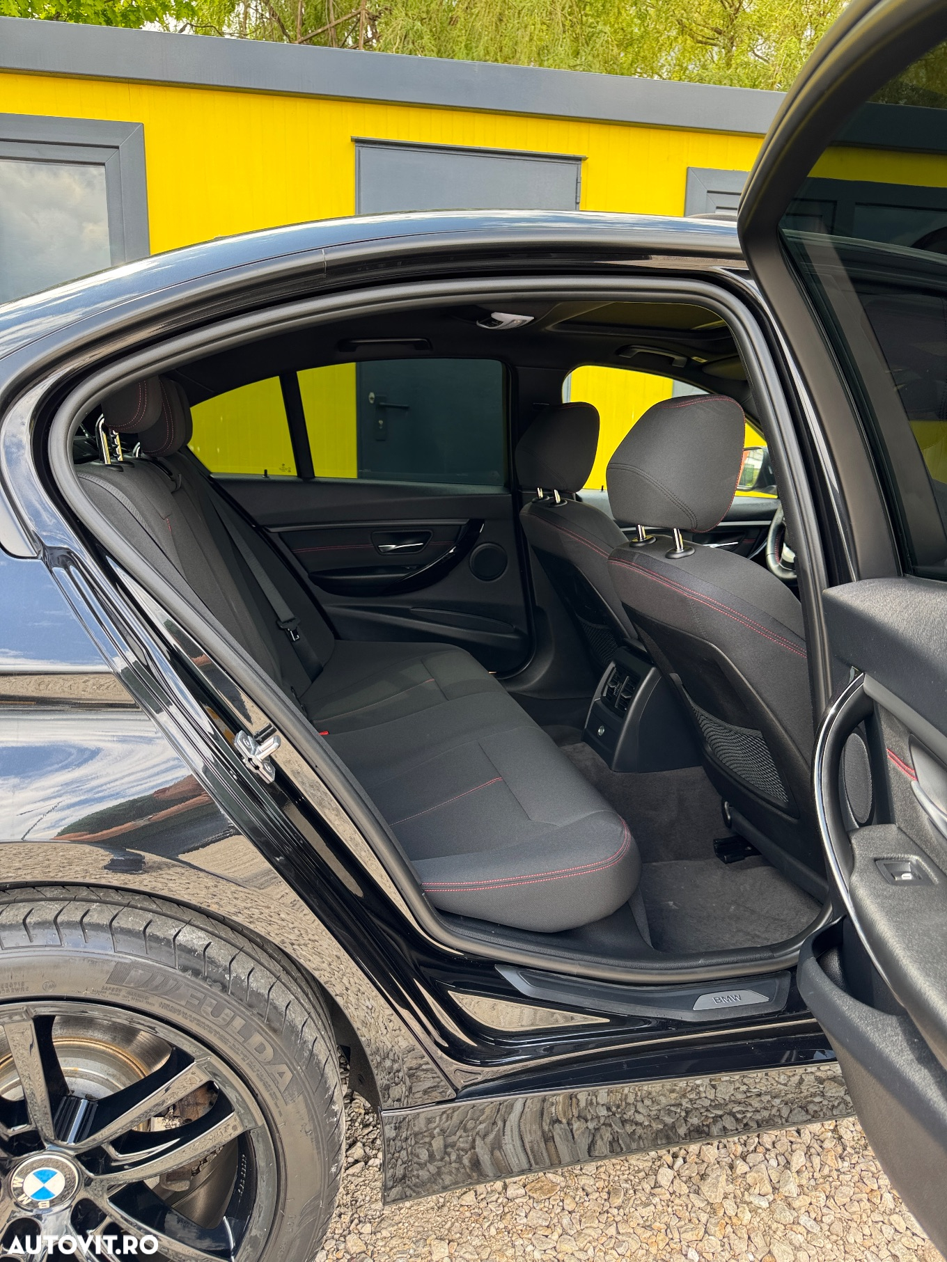 BMW Seria 3 318d - 12