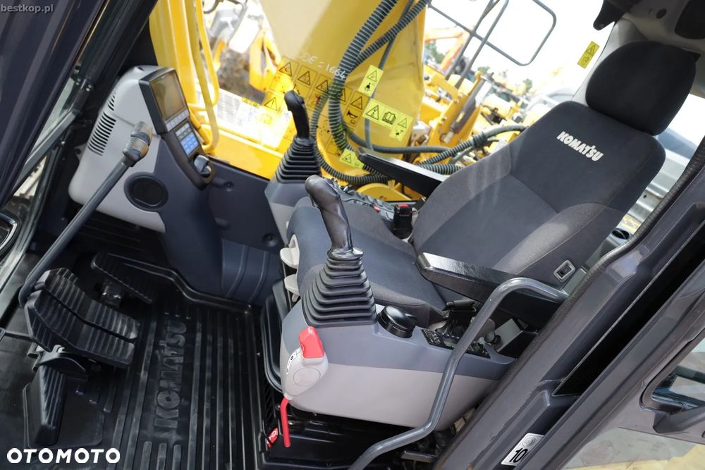 Komatsu PC210LC-11 - 19