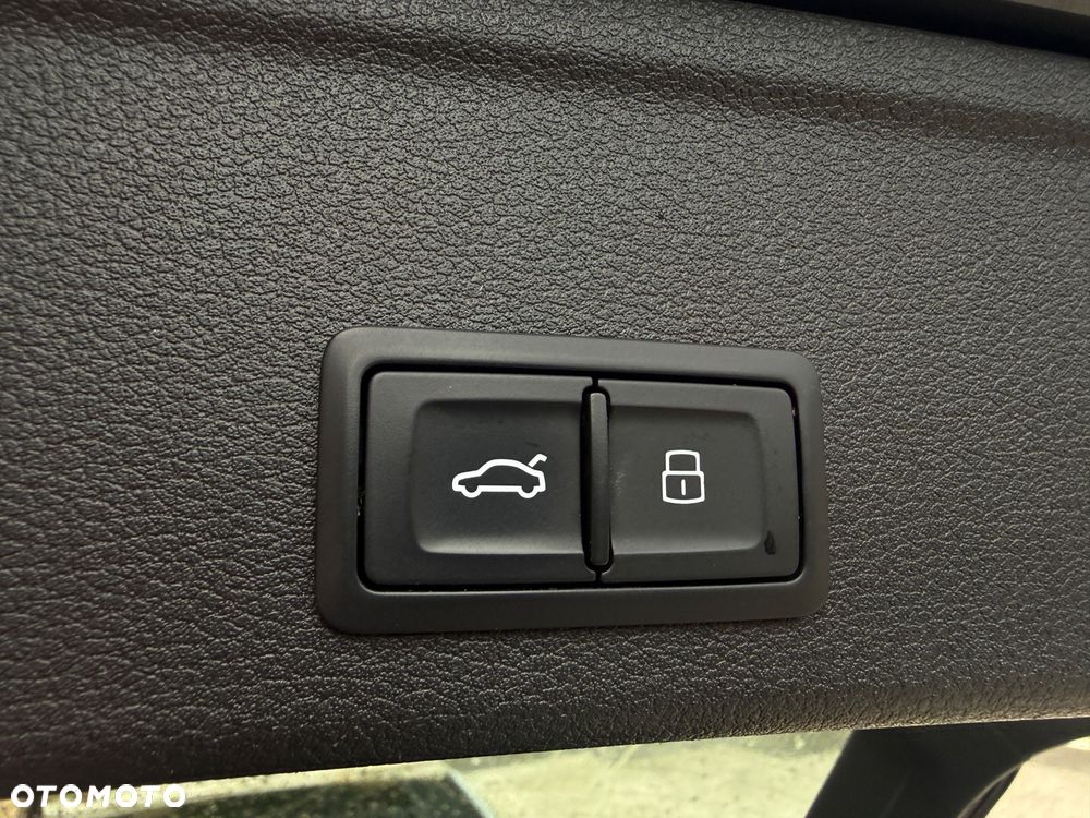 Audi A4 Avant 3.0 TDI quattro tiptronic - 32