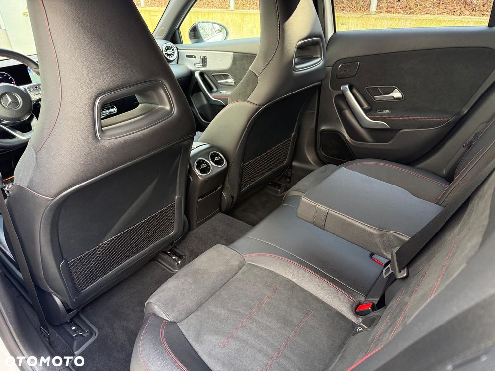 Mercedes-Benz Klasa A 220 4-Matic AMG Line 7G-DCT - 11