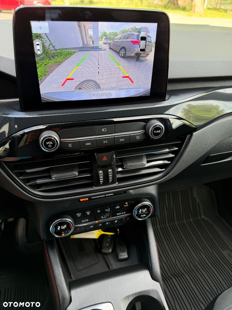 Ford Kuga 2.5 Duratec FHEV 4x4 ST-LINE X - 31