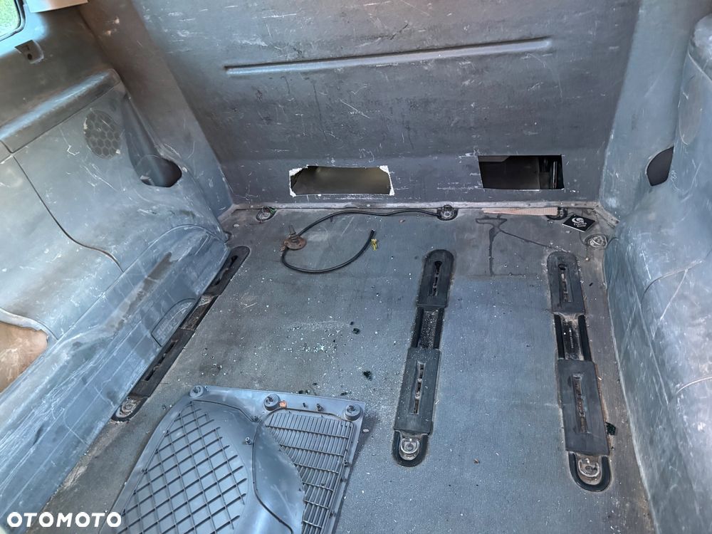Mercedes-Benz Vito - 11