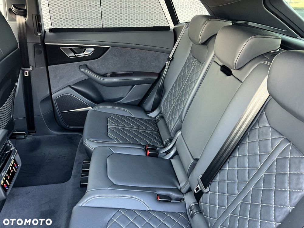 Audi Q8 - 24