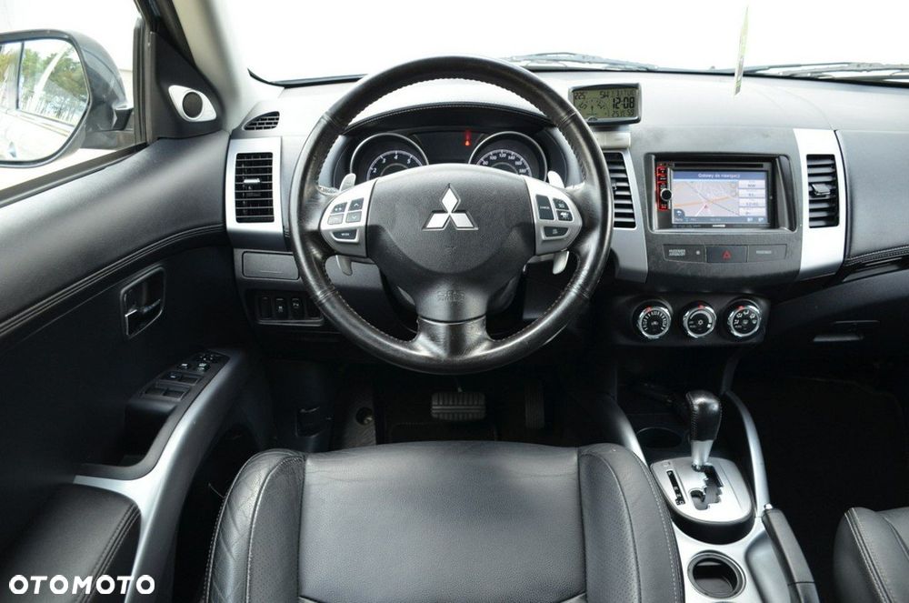 Mitsubishi Outlander - 27