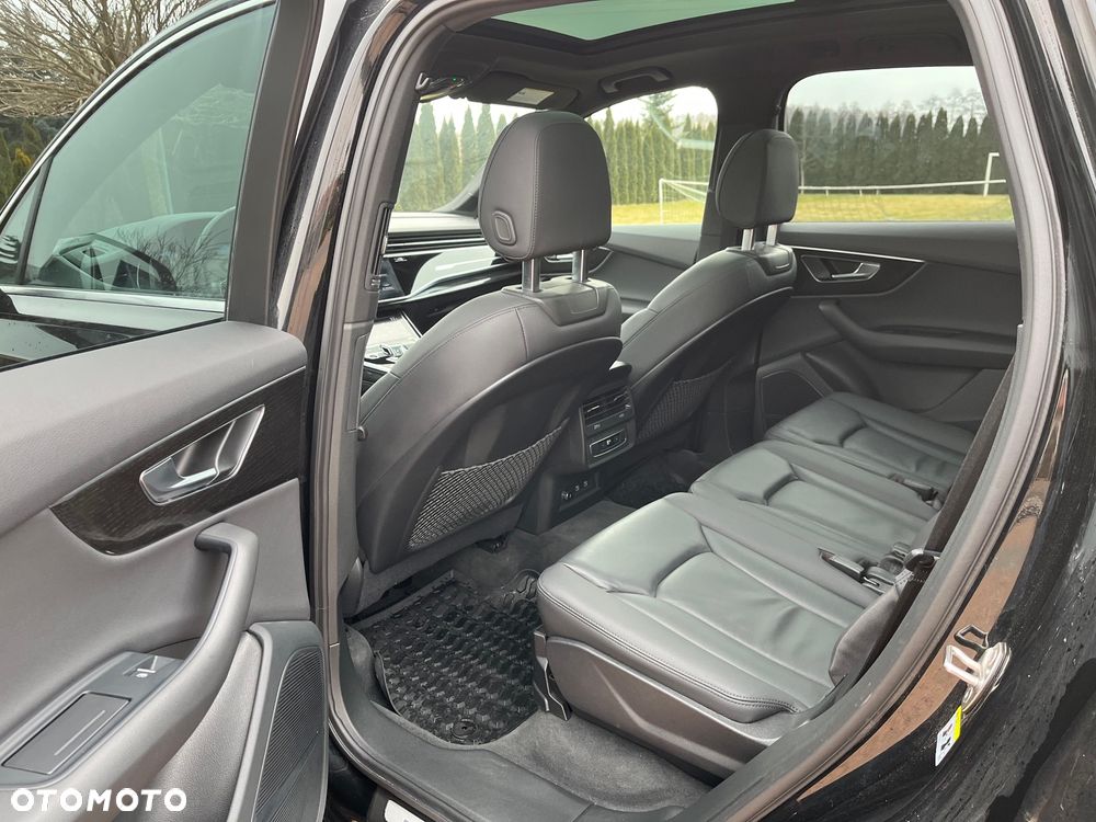 Audi Q7 - 10