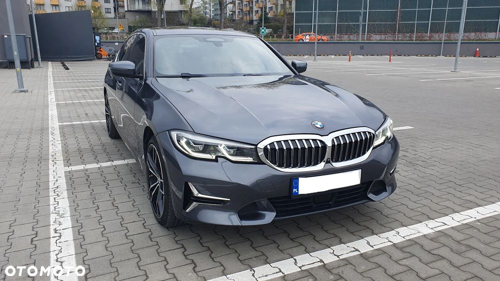 BMW Seria 3 330i xDrive Luxury Line sport - 13
