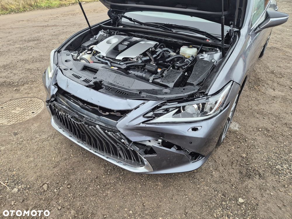 Lexus ES 300h Business Line - 33