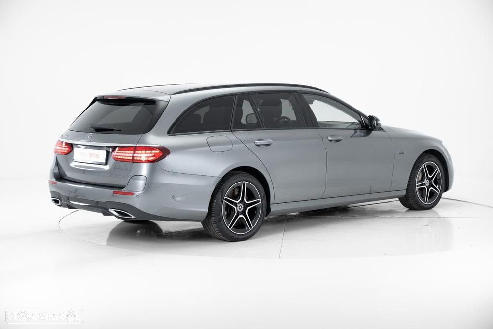 Mercedes-Benz E 300 de AMG Line - 4