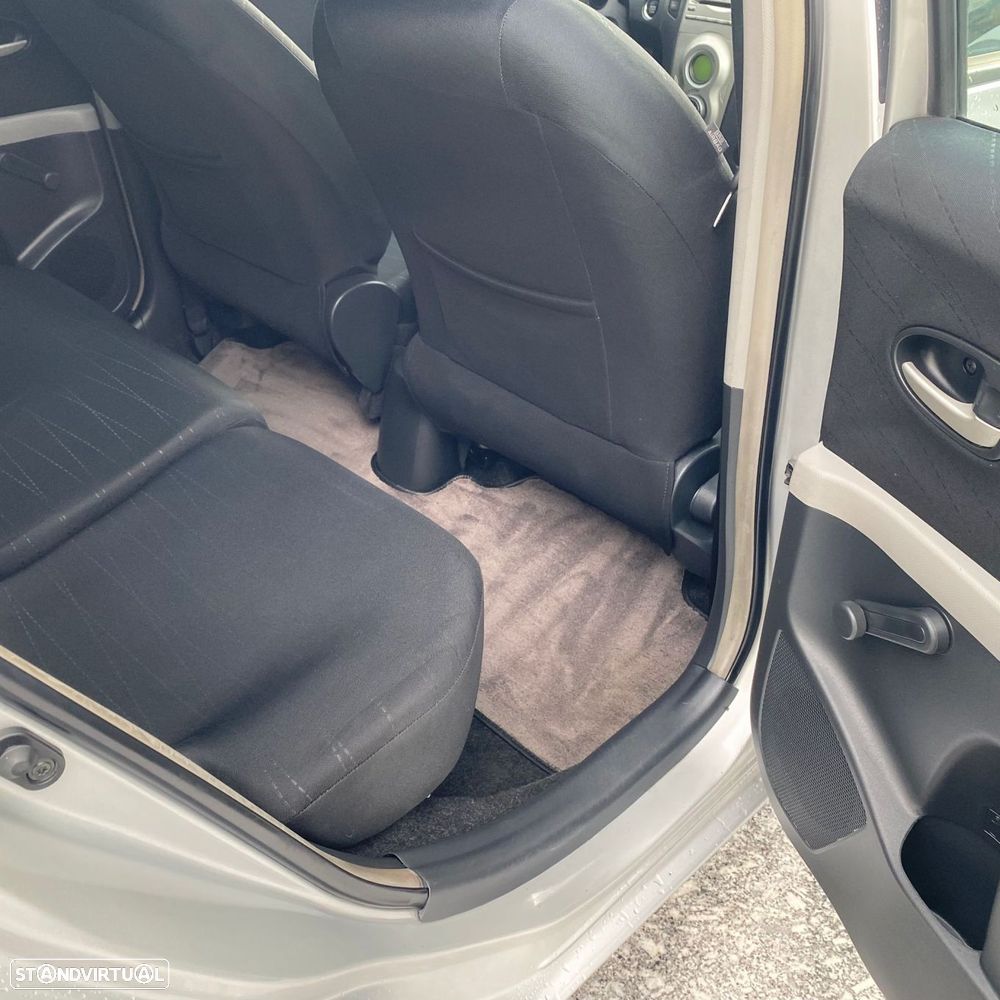 Toyota Yaris 1.0 VVT-i Sol High Pack MMT - 31