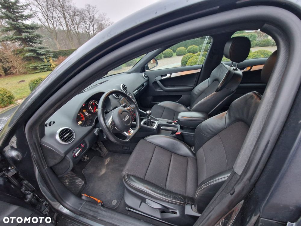 Audi A3 Sportback 1.4 TFSI S line Sportpaket - 16