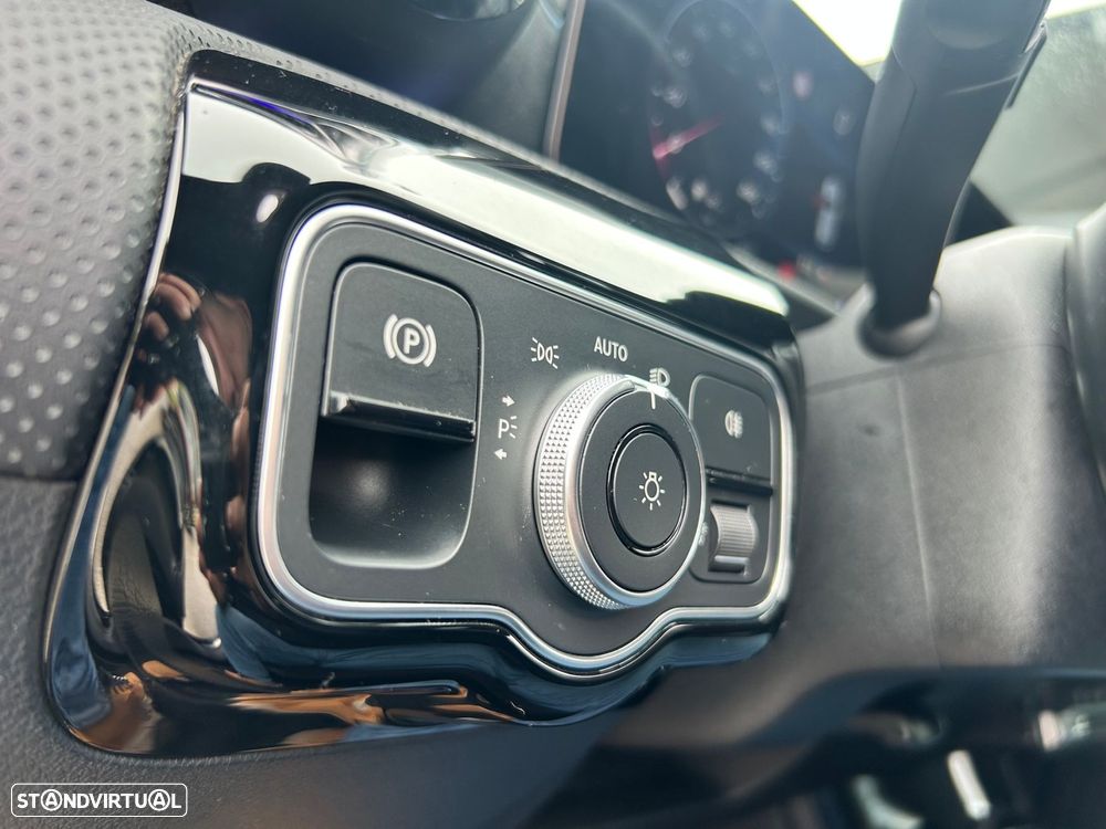 Mercedes-Benz A 200 - 18