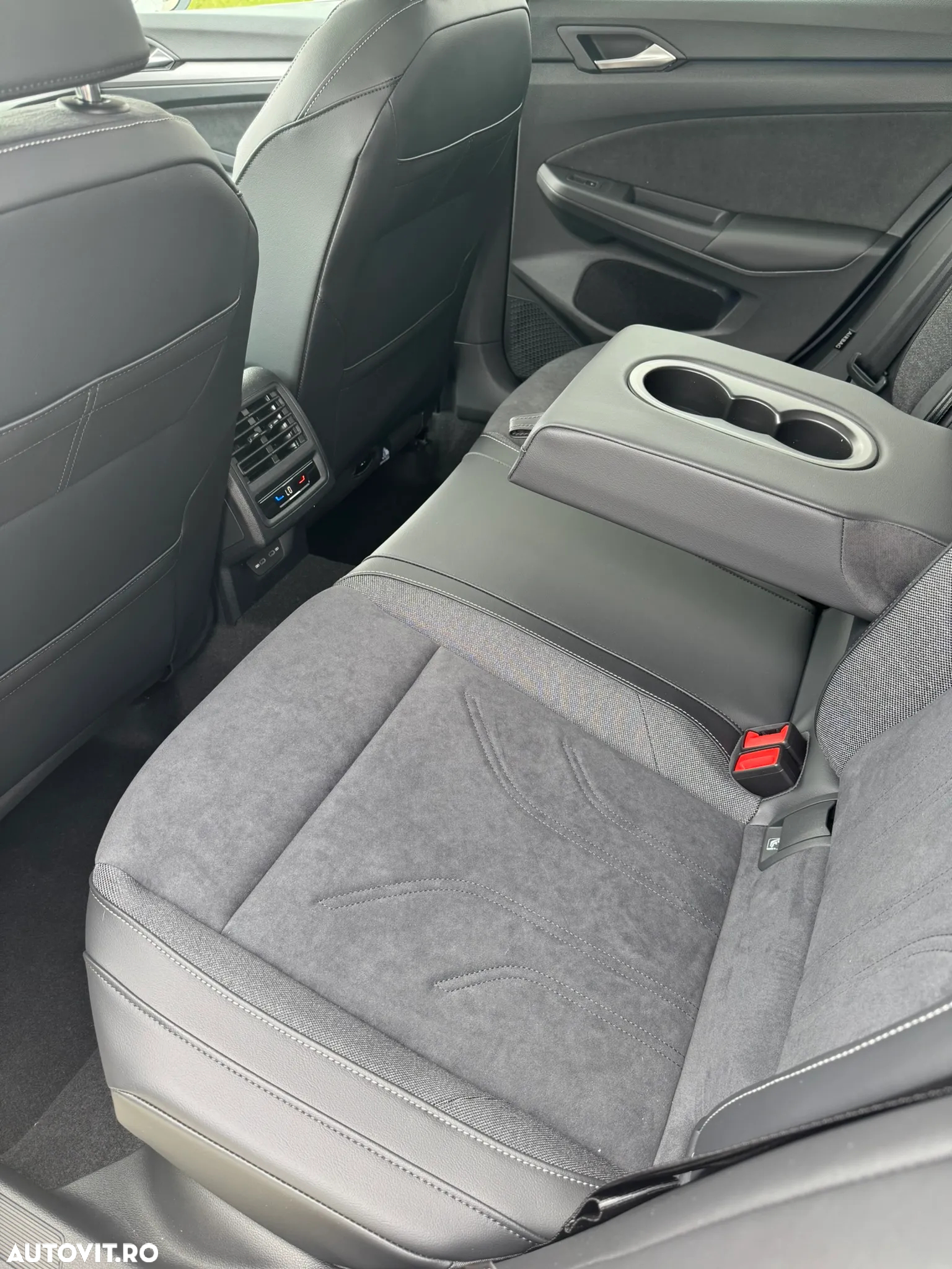 Volkswagen Golf 2.0 TDI DSG Style - 22