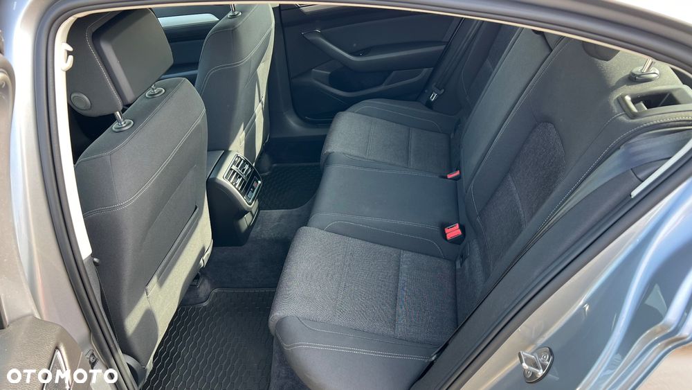 Volkswagen Passat 2.0 TDI BMT Comfortline - 13