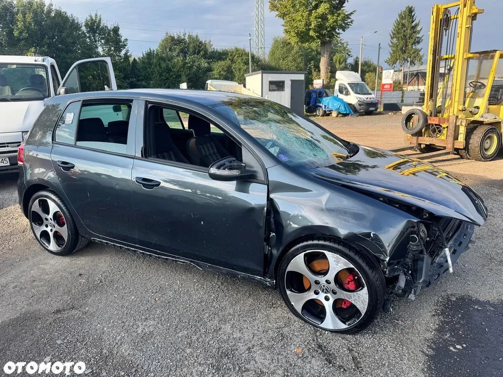 Volkswagen Golf - 31