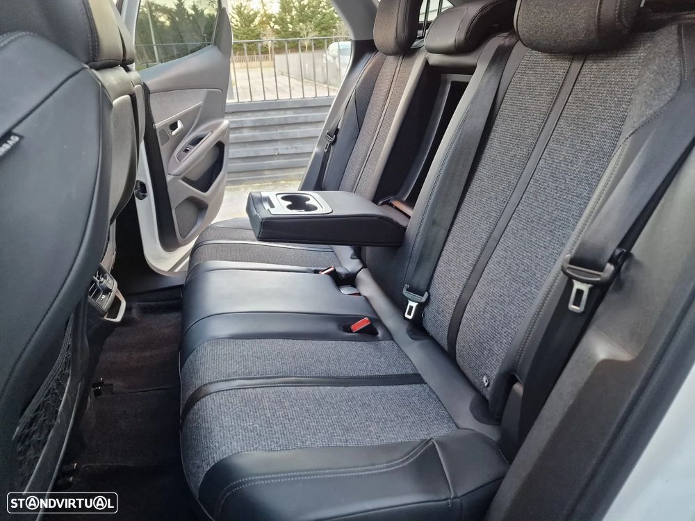 Peugeot 3008 PureTech 130 Stop & Start GPF Allure - 21