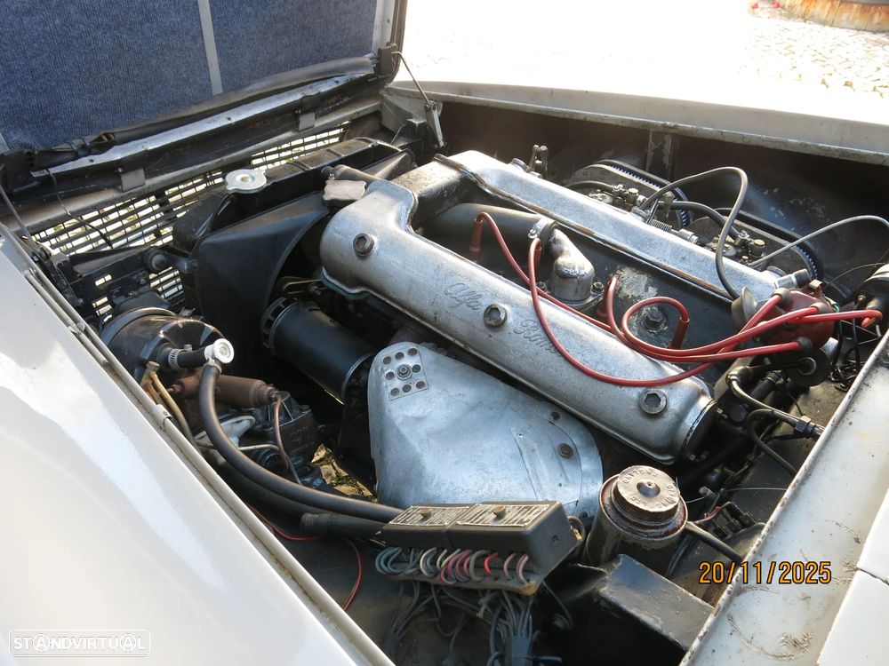 Alfa Romeo 2000 - 16