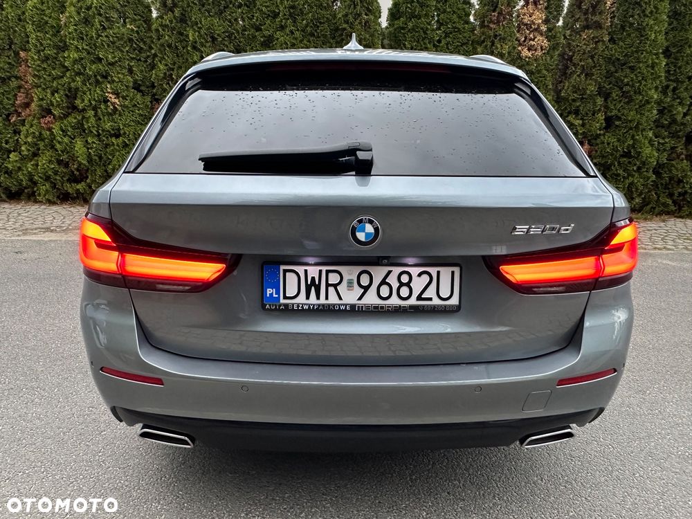 BMW Seria 5 520d Luxury Line sport - 29