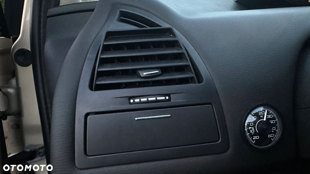 Citroën C4 1.4 16V Style - 23