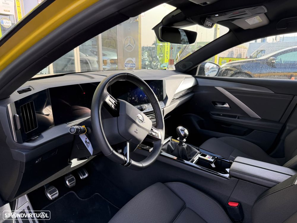 Opel Astra 1.2 T GS - 6