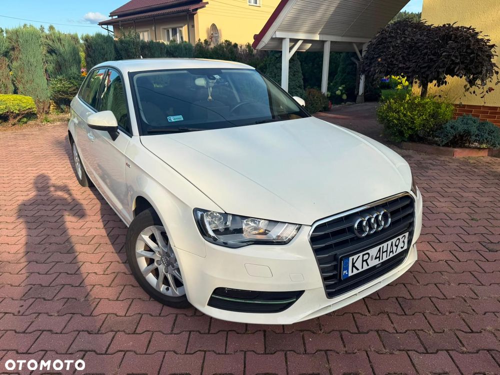 Audi A3 Sportback 1.6 TDI Ambiente - 2