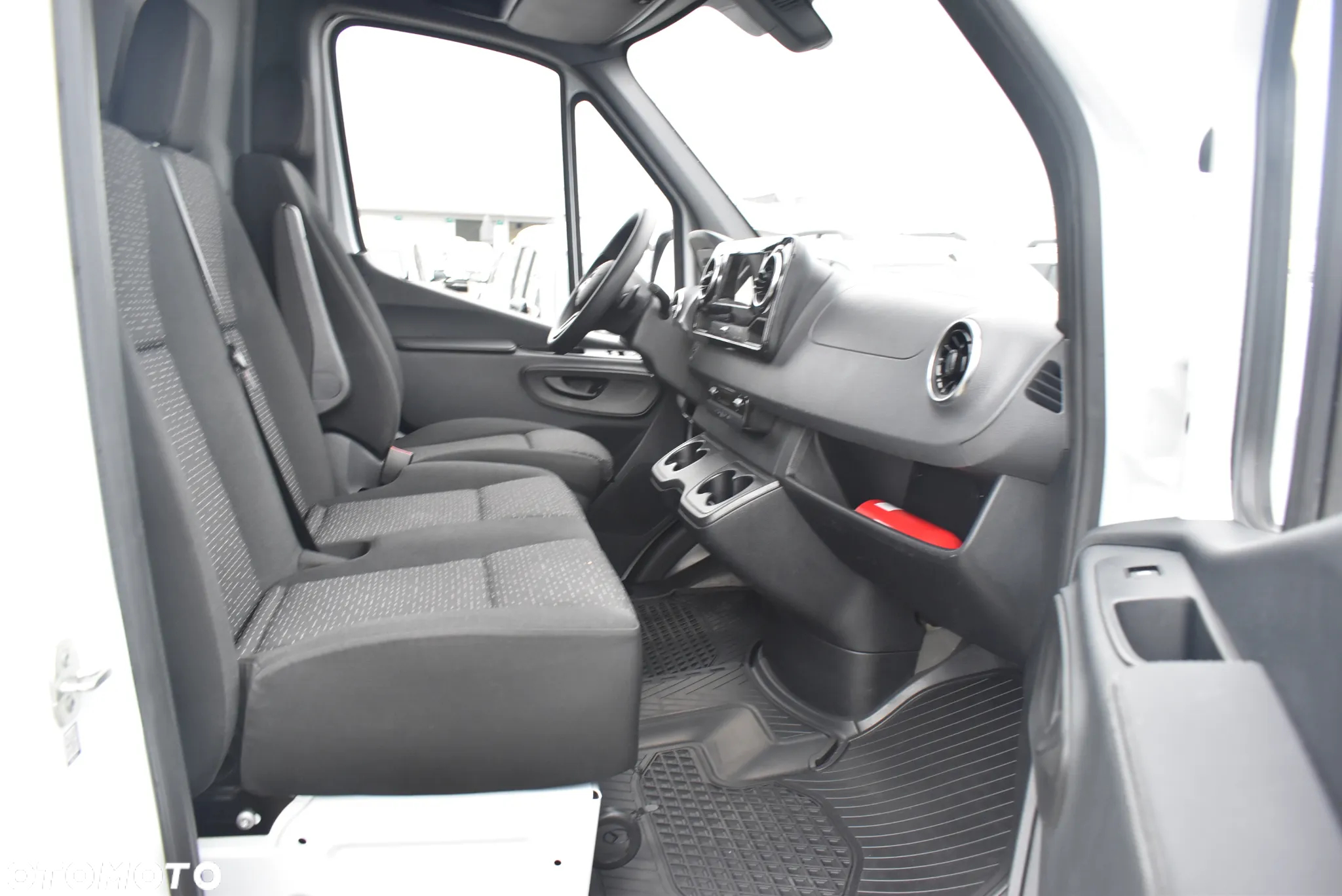 Mercedes-Benz SPRINTER 317 - 16