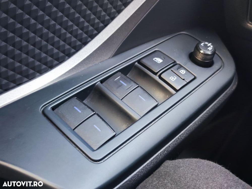 Toyota C-HR 1.8 HSD 122 CP 4x2 CVT Core - 28