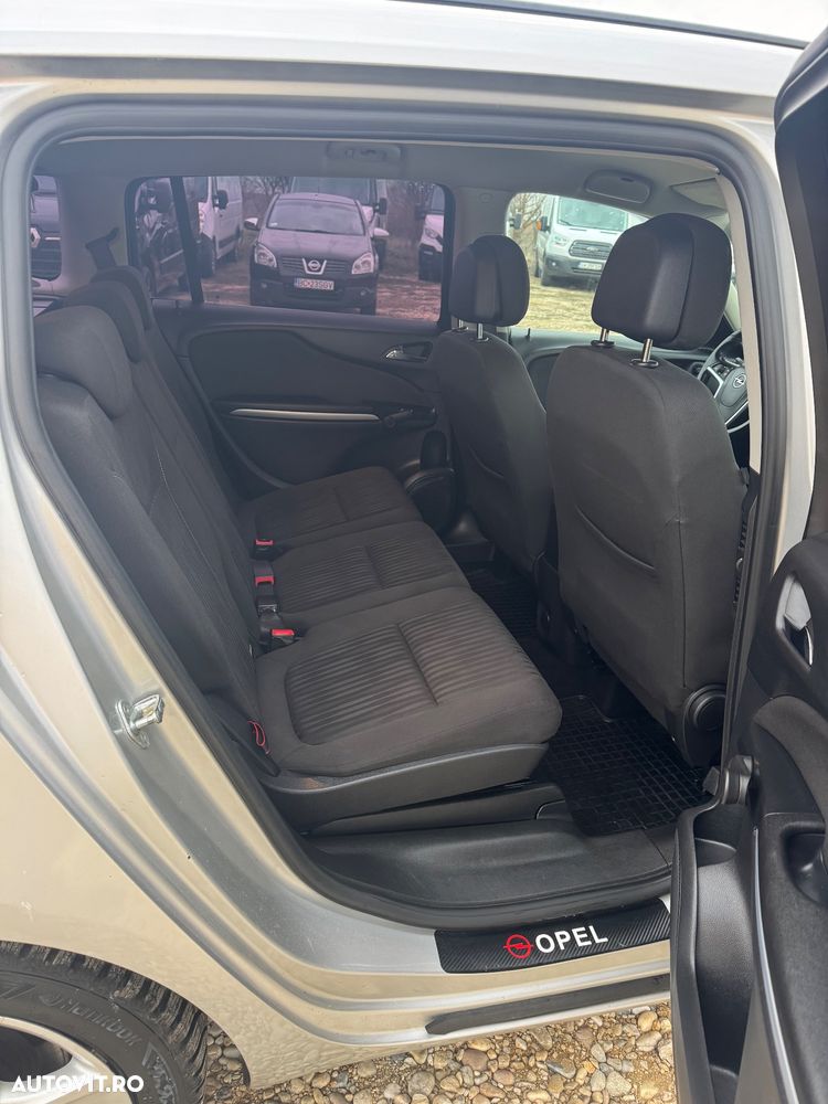 Opel Zafira - 13