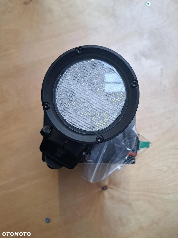 LAMPA ROBOCZ LED ZE SWIATŁEM ASYMETRYCZNYM PRAWA  NLP-031 TYRI D10 - 2