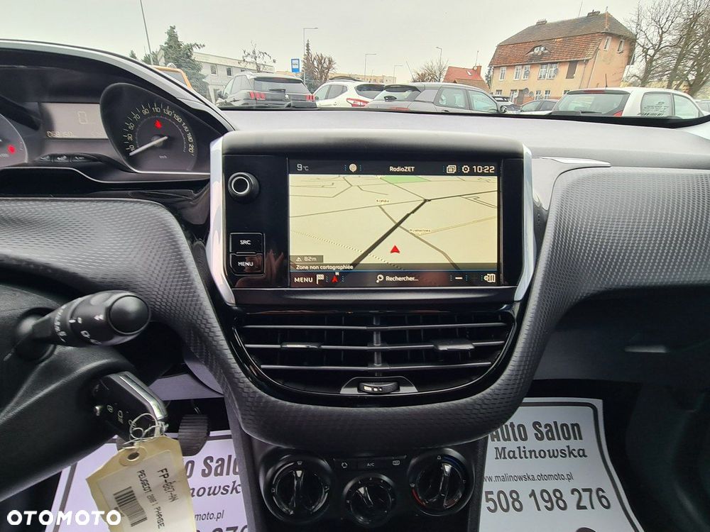 Peugeot 2008 1.2 Pure Tech GPF Signature S&S - 13