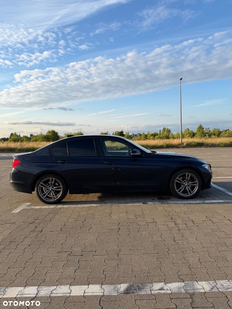 BMW Seria 3 316i - 12